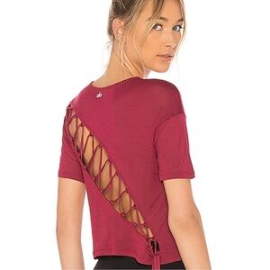 Alo Yoga Entwine Top Women’s Small Shirt Lace Back Short Sleeve Burgundy Red B13